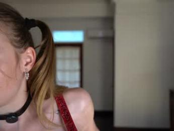 chloewildd webcam model stream image