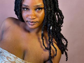 LaraVelvet webcam model stream image