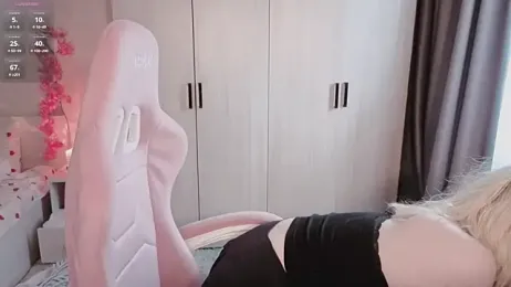 yumi_charm webcam model stream image