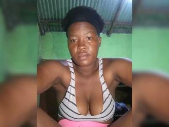 Sexytreatmenta webcam model stream image