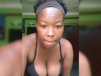 Sexytreatmenta webcam bongacams model stream image