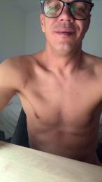 Deluxe42 webcam model stream image