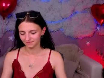 caroline_honeyy webcam chaturbate model stream image