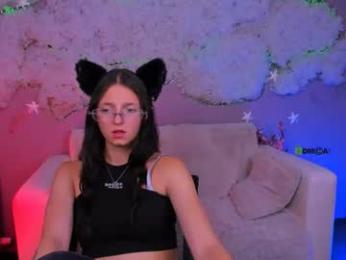 caroline_honeyy webcam model stream image