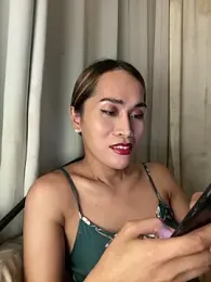 RomanticPearlTS webcam model stream image