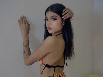 AveryCy webcam model stream image