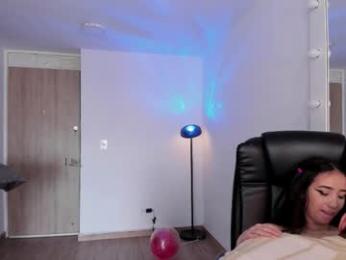 mikeyvioleta webcam model stream image