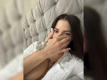 BabyDarii webcam model stream image