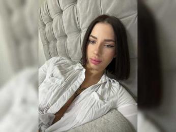 BabyDarii webcam model stream image