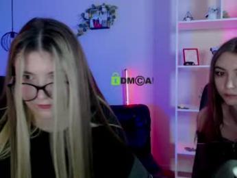kimi_glow webcam model stream image