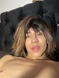 SiaraRealist webcam model stream image
