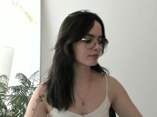 Lenna Whitee webcam model stream image