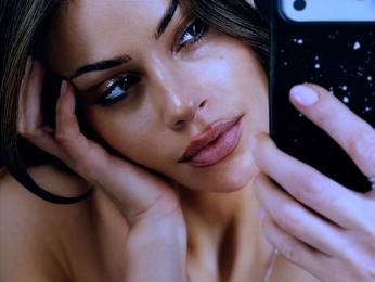 AnaMathers webcam model stream image