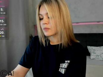 Jerry-Hall webcam model stream image