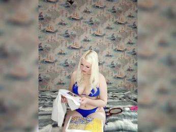 AlenkiyCvetochek webcam model stream image