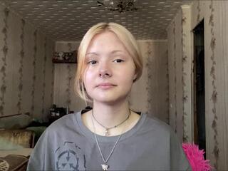 Rosaline Mynatt webcam model stream image