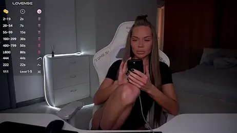 eVvushka webcam model stream image