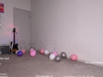 petitebrat webcam chaturbate model stream image