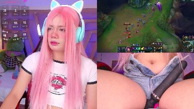 LilaPop_ webcam model stream image