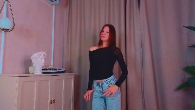 KiraRomeron webcam model stream image