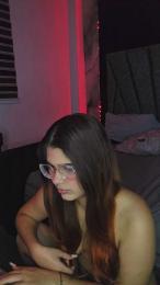 Maddyh webcam model stream image