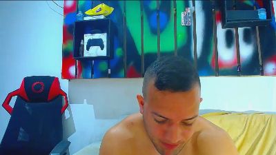 hugo_19cm webcam cam4 model stream image