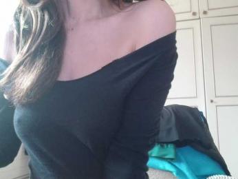Magiee webcam model stream image