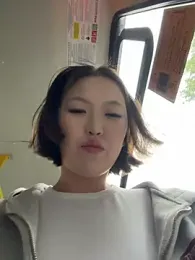 CreamPuff- webcam stripchat model stream image
