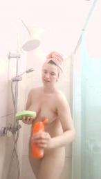 SoftRubyRed webcam model stream image