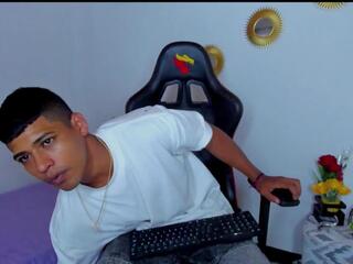 Dereck Hartmann webcam model stream image