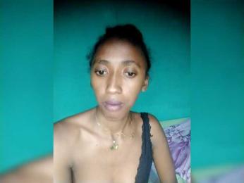 Artinah webcam model stream image