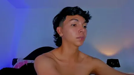 xhenisa_ webcam model stream image