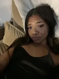 Robinzitah webcam model stream image