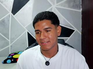 Akon Titan webcam model stream image