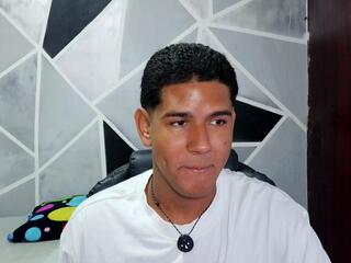 Akon Titan webcam model stream image
