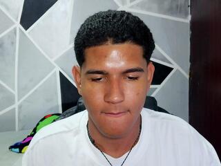 Akon Titan webcam model stream image