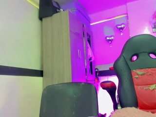 hellen-moons webcam model stream image