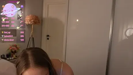 lunaaauraaaa webcam model stream image