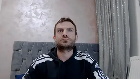 10in_deluxe webcam stripchat model stream image