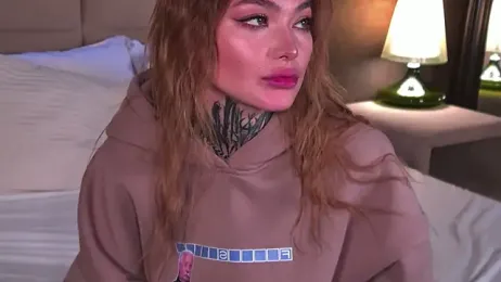 AriWild webcam model stream image