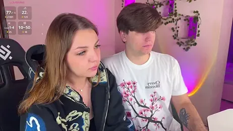 RobertAndLinela webcam model stream image