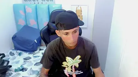 liam_play webcam model stream image