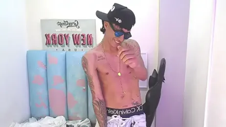liam_play webcam model stream image