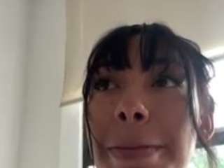 petiitstef webcam model stream image