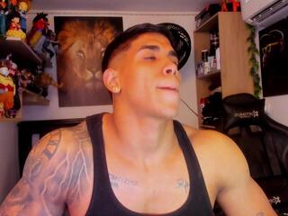 William Dracko webcam model stream image