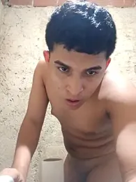 alee28728 webcam model stream image