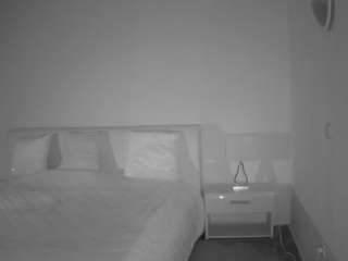 voyeurcam-julmodels-living-6 webcam model stream image