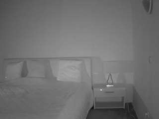 voyeurcam-julmodels-living-6 webcam model stream image