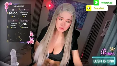 xBigSurpriseLorainex webcam model stream image