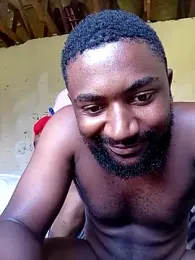 Hittwobird_withonestone webcam model stream image